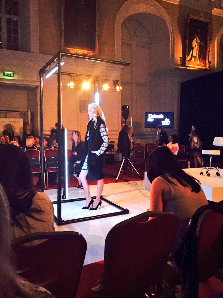 lemonsbeauty1's tweet photo. Fantastic evening so far at the @lorealprofuk #IDArtist event for winter hairspiration ☺️
#LorealProf
#Hair http://t.co/4DnO7OmNWl