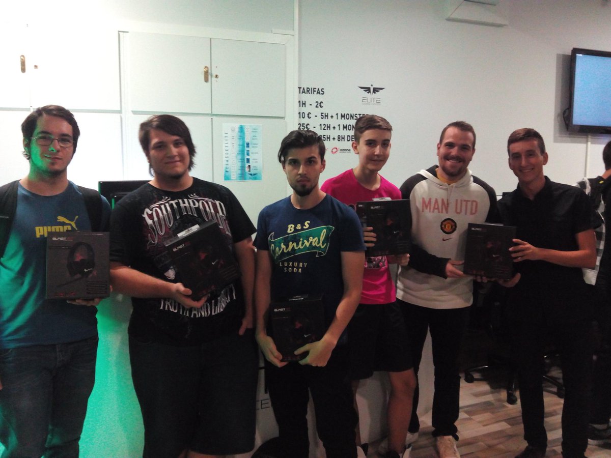 DiamondEC_MAD's tweet photo. ¡Se acabó el torneo! Enhorabuena a #OneHitKnockout por el primer puesto y a #OverDreams por la segunda plaza!! http://t.co/OemfXciBpx