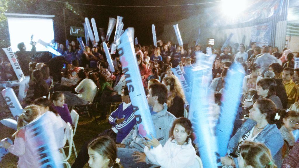 mariluleverberg's tweet photo. @ADOMIS_Misiones con #KikeTenaschuk #AdelanteSanJosé @gracemoraez dirigentes jóvenes que defienden a la renovación! http://t.co/Mu9iMVsenZ