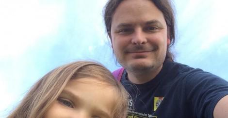 hiddenfactmsgs's tweet photo. Dad Sends His Little Girl Off2School in A Sundress What Shes In At Pickup Leaves Him Seething http://t.co/6KxdT4BwFK http://t.co/7N5B54DwBS
