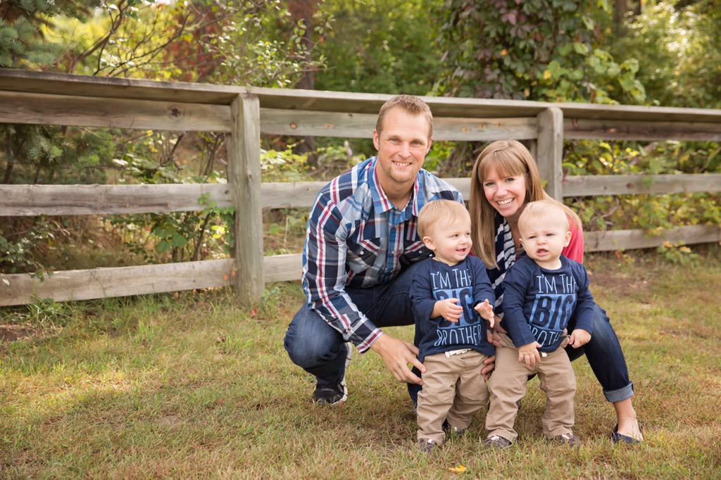 preissdon's tweet photo. April 2016: Preiss party of 5 #preissbaby3 #threeundertwo #babytown #lotsofcardio http://t.co/uBQ7D2HcNf