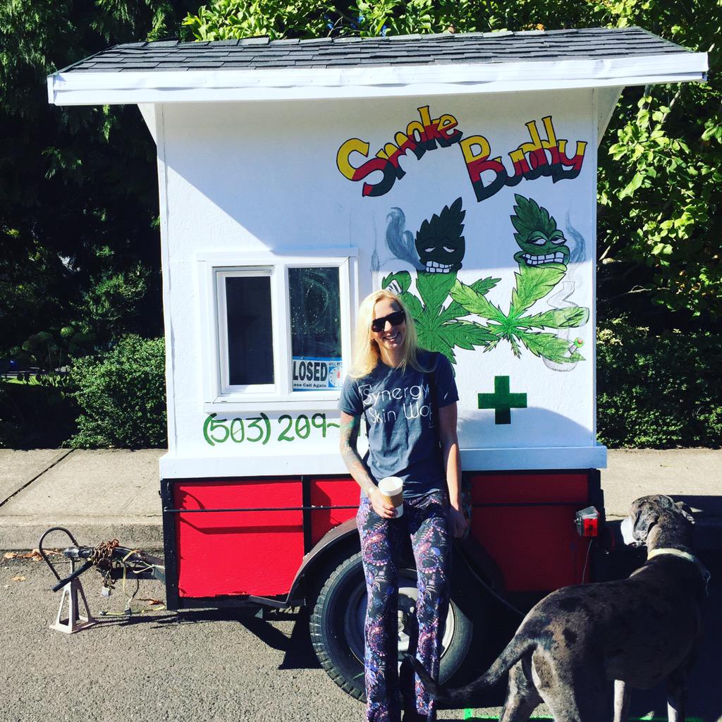 canna_whit's tweet photo. Only in #pdx http://t.co/pnv1AzL3vb