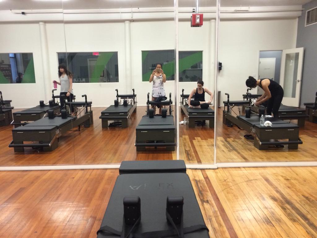 syanks34's tweet photo. Final class for #athletafit6 challenge! #iwantfreepants #motivation #flexstudios http://t.co/63VZZi9657