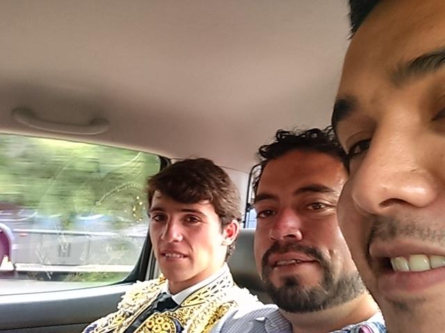 elios_13's tweet image. Camino a la @NvoProgresogdl a dejar huella @rafitaserna !