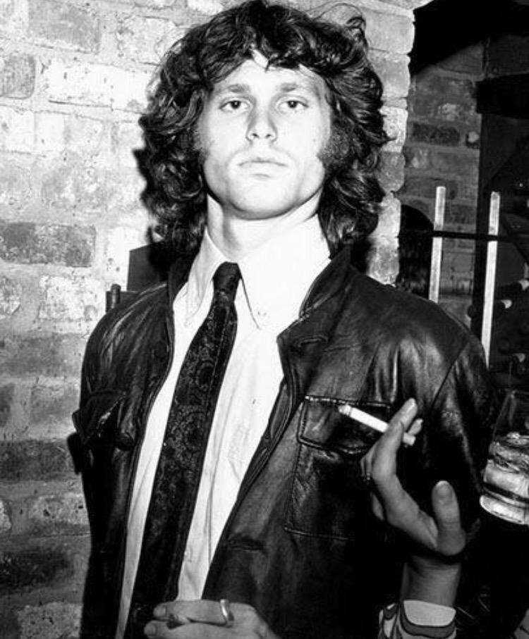 ItsJamAvenue's tweet photo. all of the other members of the doors turned to meditation for happiness after awhile, Morrison stuck with the LSD. http://t.co/YmviDmytJD