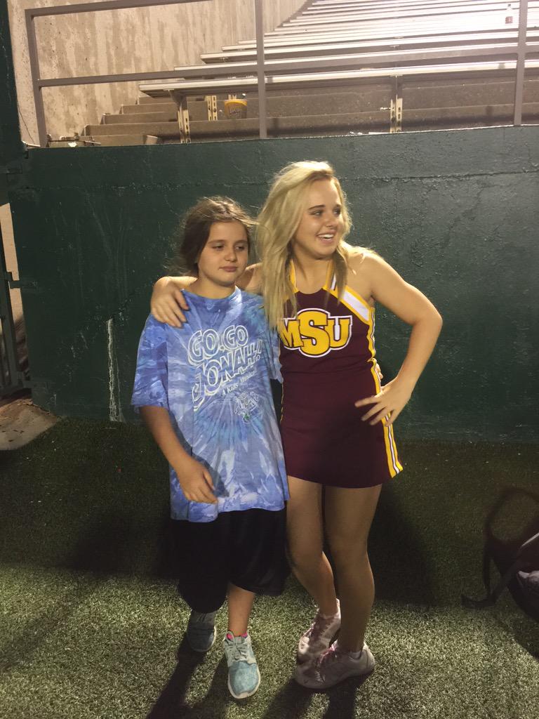 henderemi's tweet photo. when a straight up babe walks by but Meagan is too high to notice #postgamepics #sorrywereugly ๐ญ http://t.co/oFN1AoaOqk