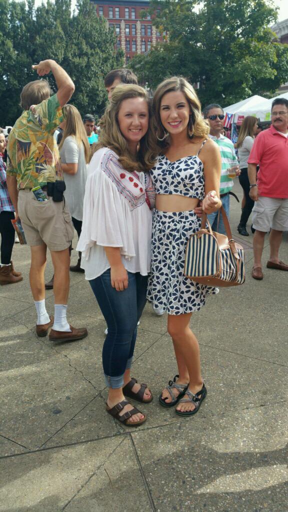 ShareeReagan's tweet photo. My fav people #HolaFestival http://t.co/6d6GNNENOk