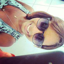 taylemoos's tweet photo. Ela é o tipo de pessoa que prefere morrer sufocada, ao invés de falar o que sente! http://t.co/7cJ8F7T7wV