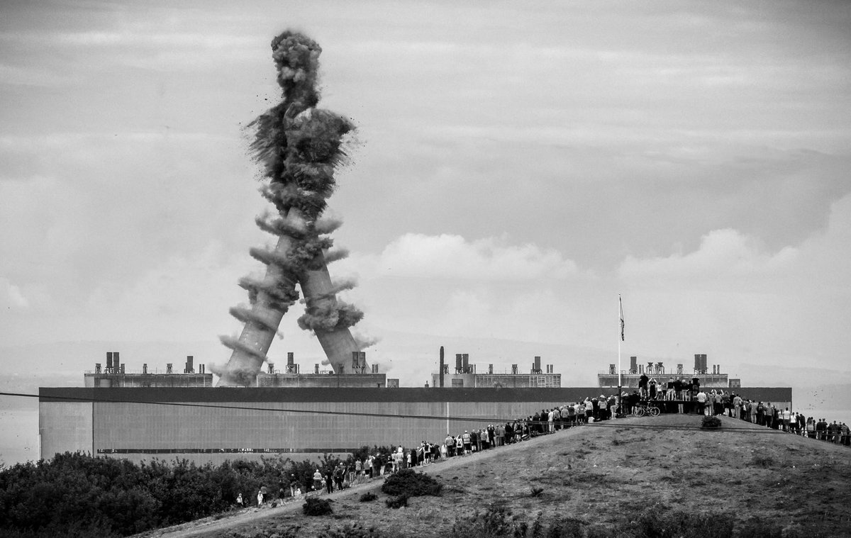 lbryson's tweet photo. #blackandwhite cropped in version of my #Cockenzie Power Station #ChimDem photo.
#EastLothian
#Scotland http://t.co/OQvQyvrt1y
