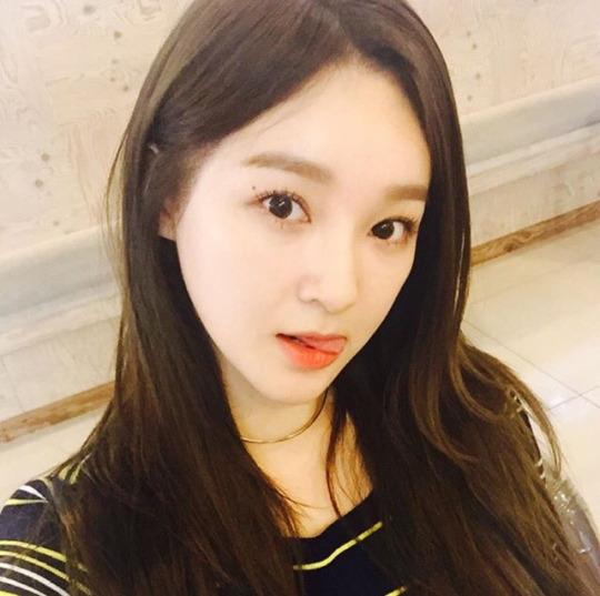 bbyeora's tweet photo. 5. [+31, -12] I'd want to look old if Kang Minkyung is old looking http://t.co/mdbOHoEWEz