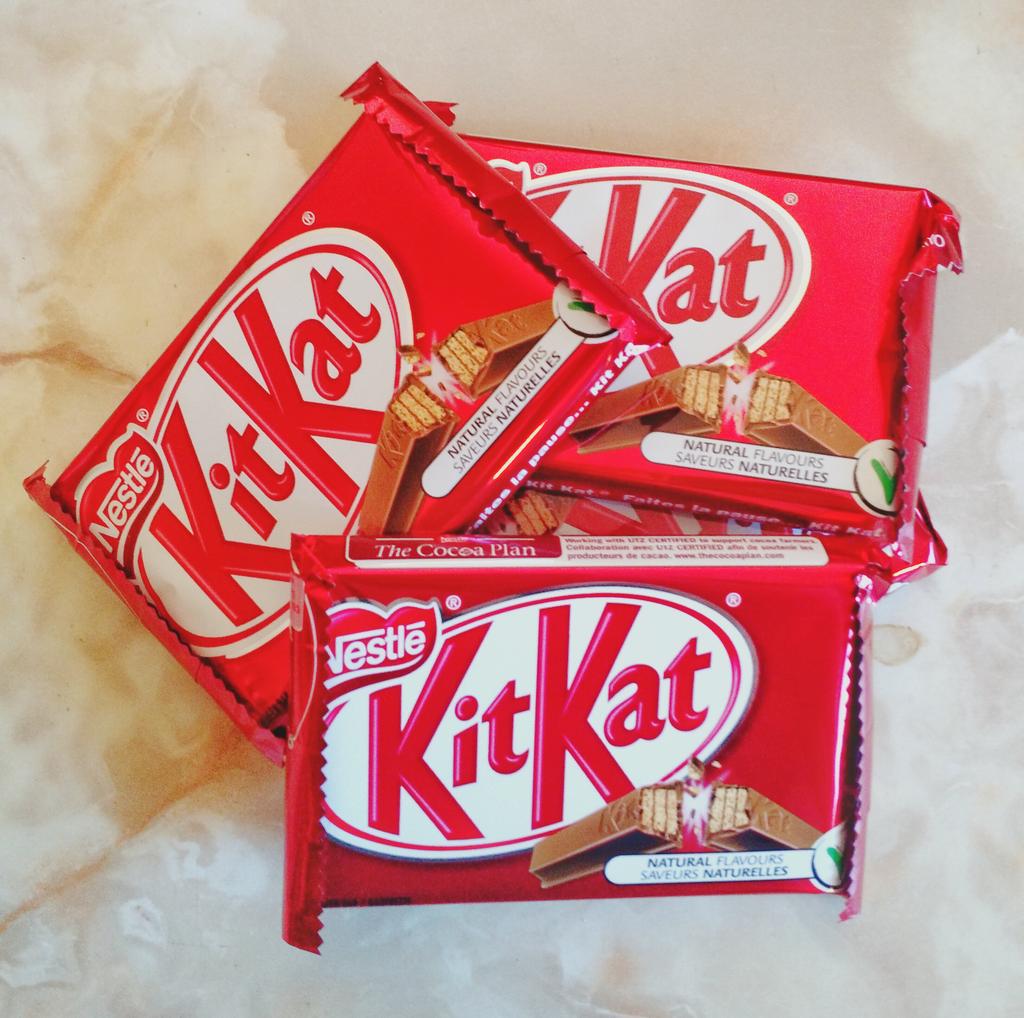 PlanBrewski's tweet image. Sunday Project: Epic Two Layer Milk Chocolate Cake stuffed with diced @KITKAT bars. #cake #chocolate #realmenbake