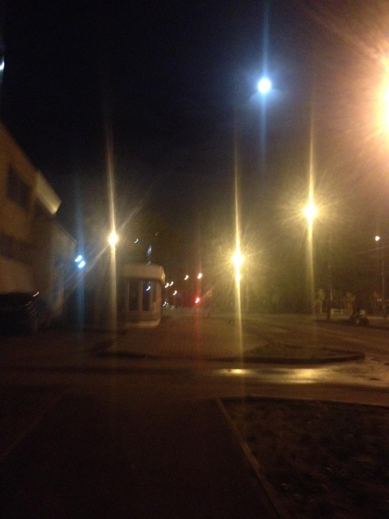 YeeAnzel's tweet photo. Задание- найди луну🌔 или ночной поход за едой (по заявкам) http://t.co/MkCJ7feUi4