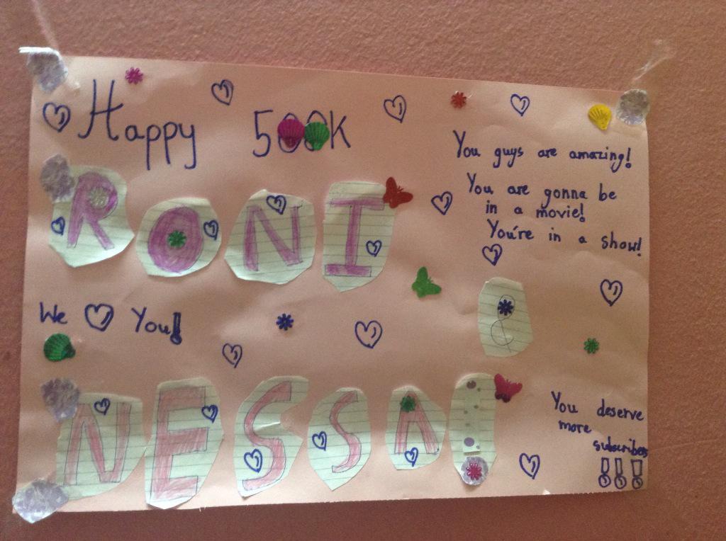 Merrelltwinner9's tweet image. @VanessaMerrell @veronicamerrell @MerrellTwins #MerrellTwins500K I'm so happy! I love u guys so much!!!