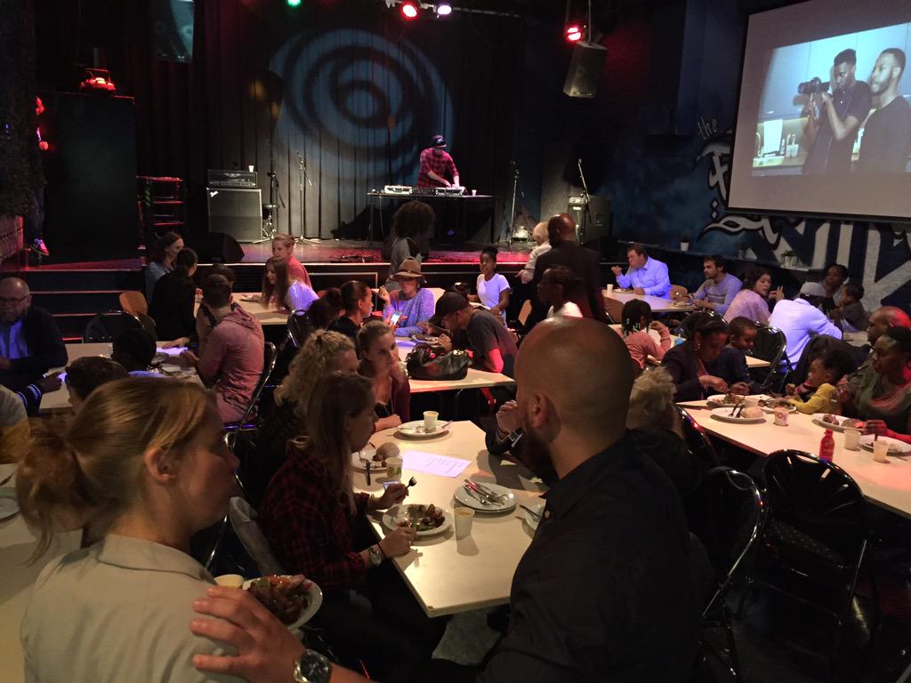 Weer een week vol gezellig, gezamenlijk eten tegen eenzaamheid en voor een betere buurt in Amsterdam is onderweg!