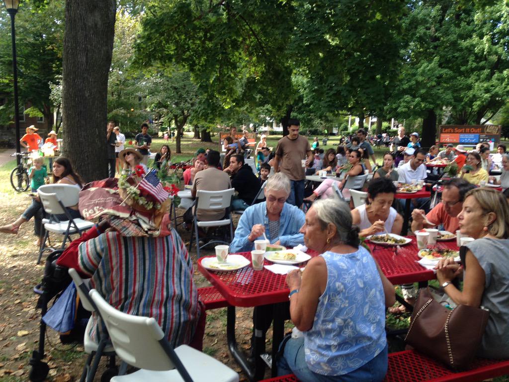 BrooklynMompost's tweet photo. @Brooklyn Mompost at @GovernorsIsland cheering on #EarthMatter. Go, #sustainablefoodsystems &amp; #zerowaste! #compost http://t.co/qrUjmkmsDg