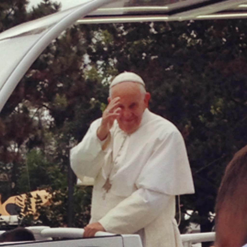 C21Center's tweet photo. Thank you for a joy filled and blessed trip to the US @Pontifex!! #PopeInPhilly #PopeinUS @AgapeLatte @BostonCollege http://t.co/iavUo4lfKU