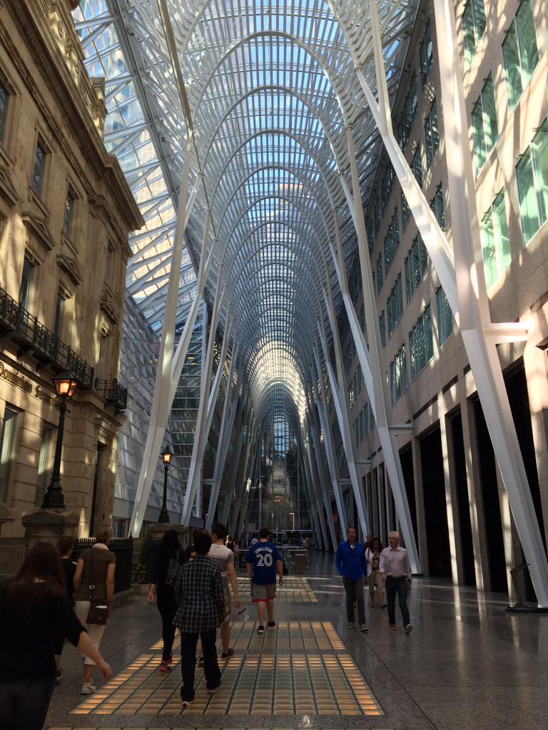 ranalli_'s tweet photo. Au Revoir Toronto #CSAàToronto #ByeTO #HelloMTL @SainteAnne1861 #HockeyHallofFame http://t.co/Jv4v7W5b3T