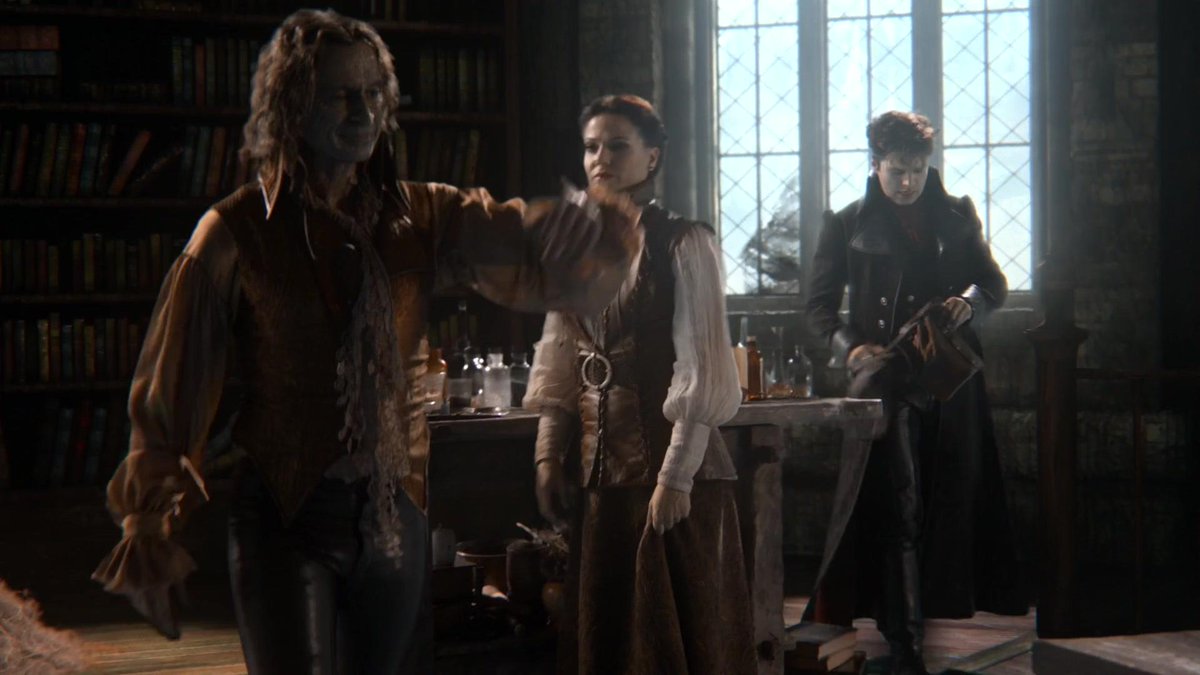 __ReginaMills's tweet photo. Me with @Rumplestiltski_ and @TheMad_Hatter__ http://t.co/pF4GjxePwX