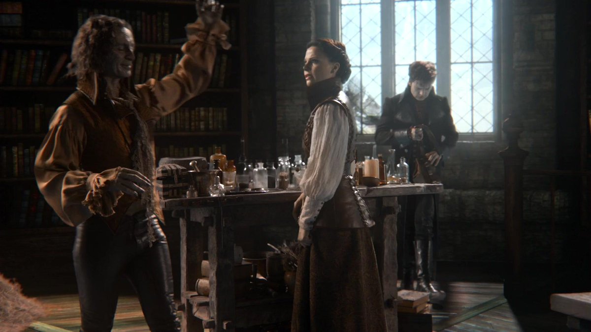 __ReginaMills's tweet photo. Me with @Rumplestiltski_ and @TheMad_Hatter__ http://t.co/pF4GjxePwX