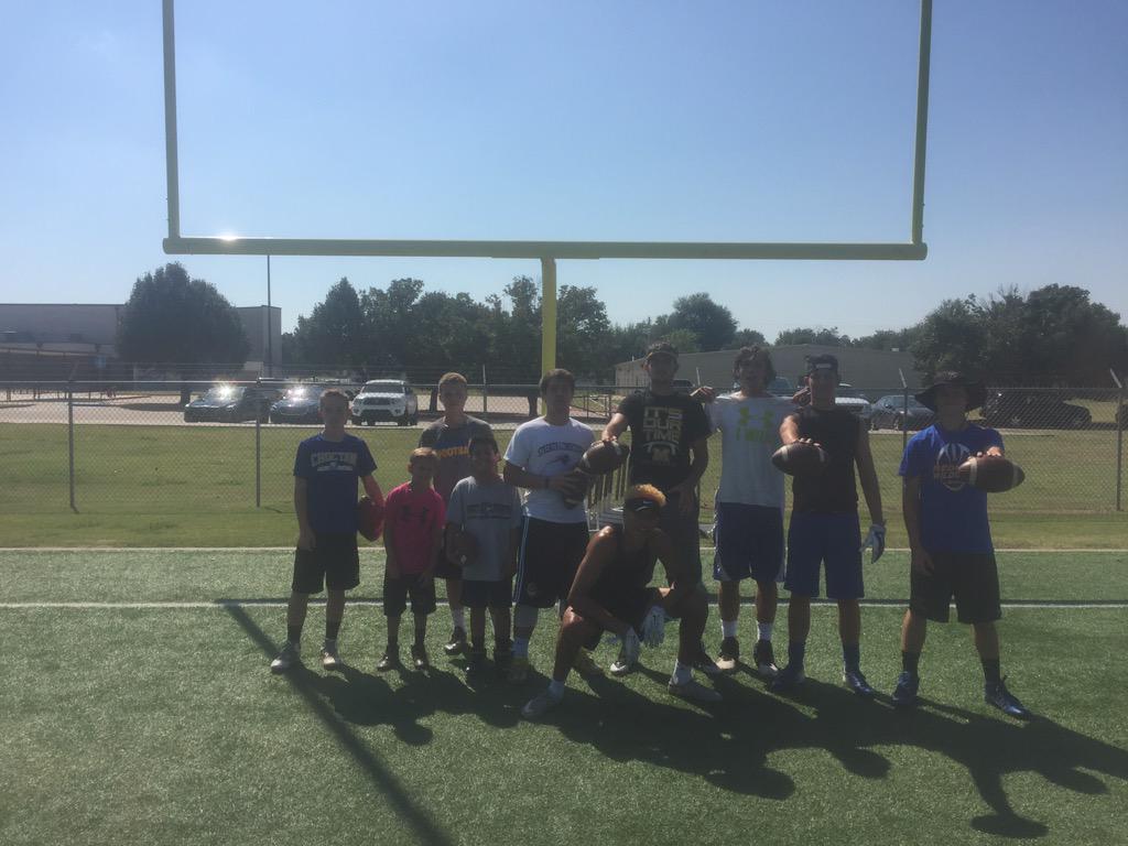 CoachGeorge5's tweet photo. #QBclub getting some work in on a Sunday w/ @BrandonGeorge05 @60db010100624e2 @nextluck12 @QBclub12 @DeBartoloSportU http://t.co/gkhXxw7STG