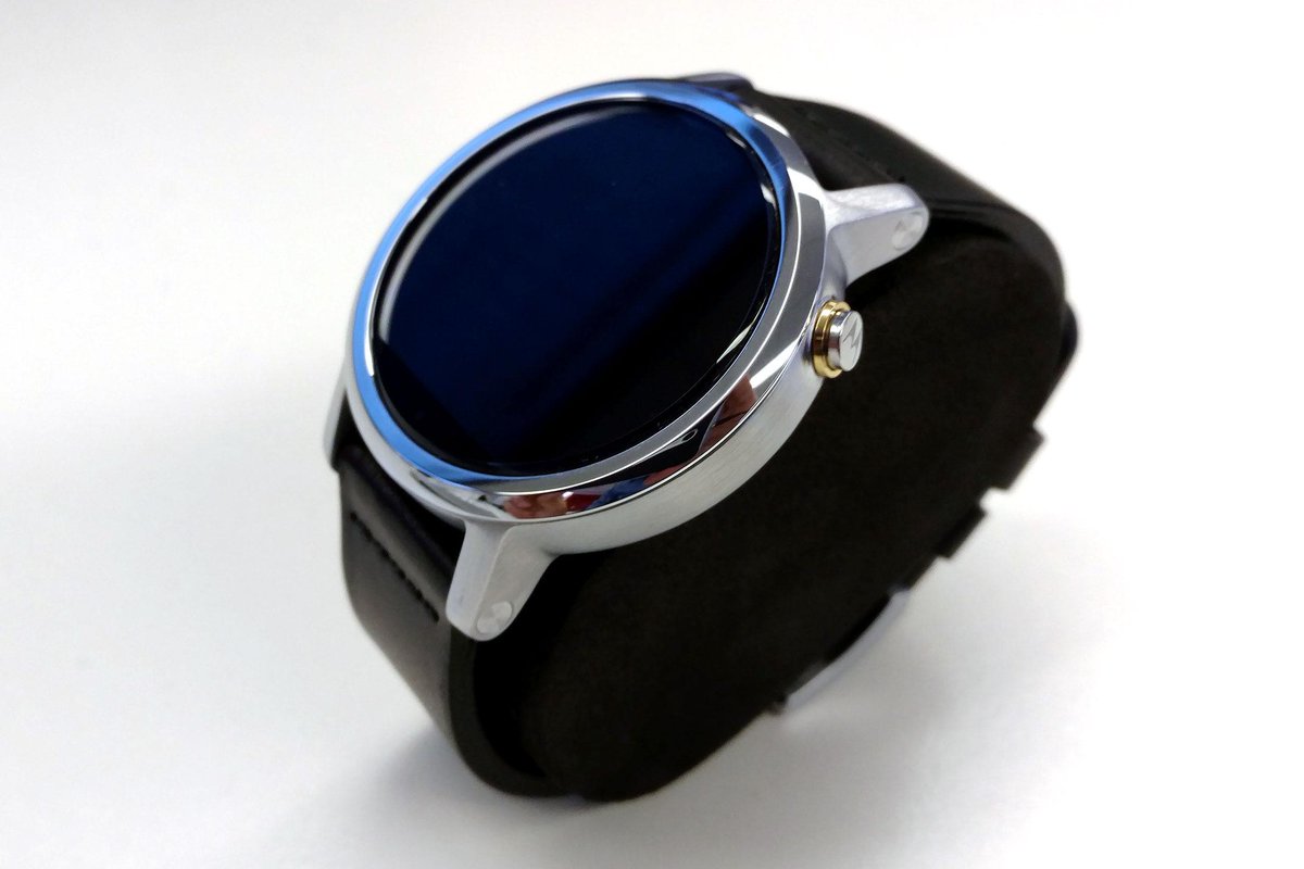 business's tweet photo. The new Moto 360 is a strong iteration on an already good smartwatch http://t.co/orYVCrKKL2 http://t.co/69wXrtmyAQ