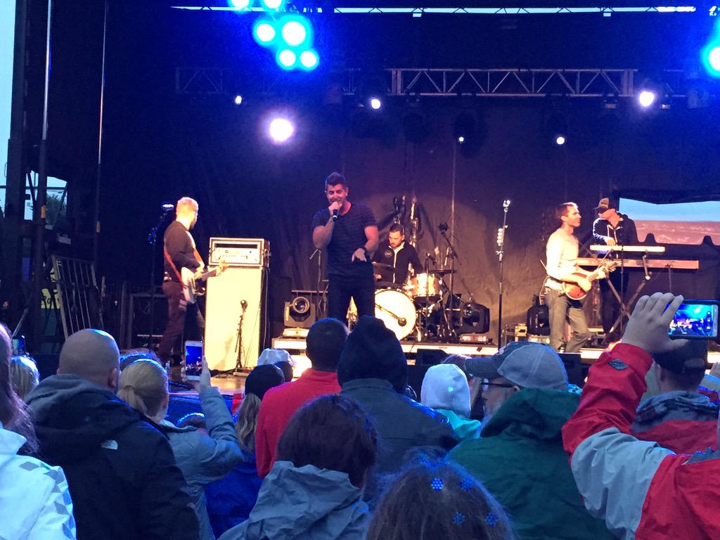 AwakeningWS's tweet image. A great start from @jeremycamp! Thanks to all those who braved the rain for the Sunday finale! #AwakeningWS