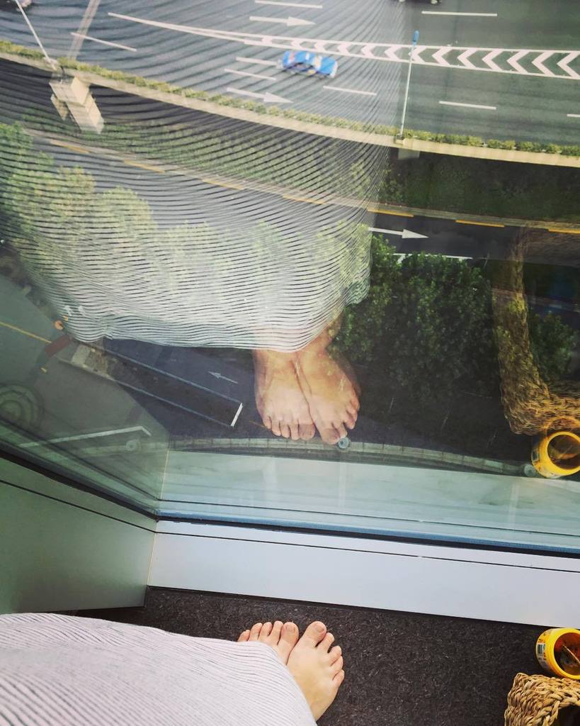 veronicadarling's tweet image. Good morning from Shanghai! Tagged for What I'm Doing Right Now #widrn by @1107nikki and I… ift.tt/1O3BMj9