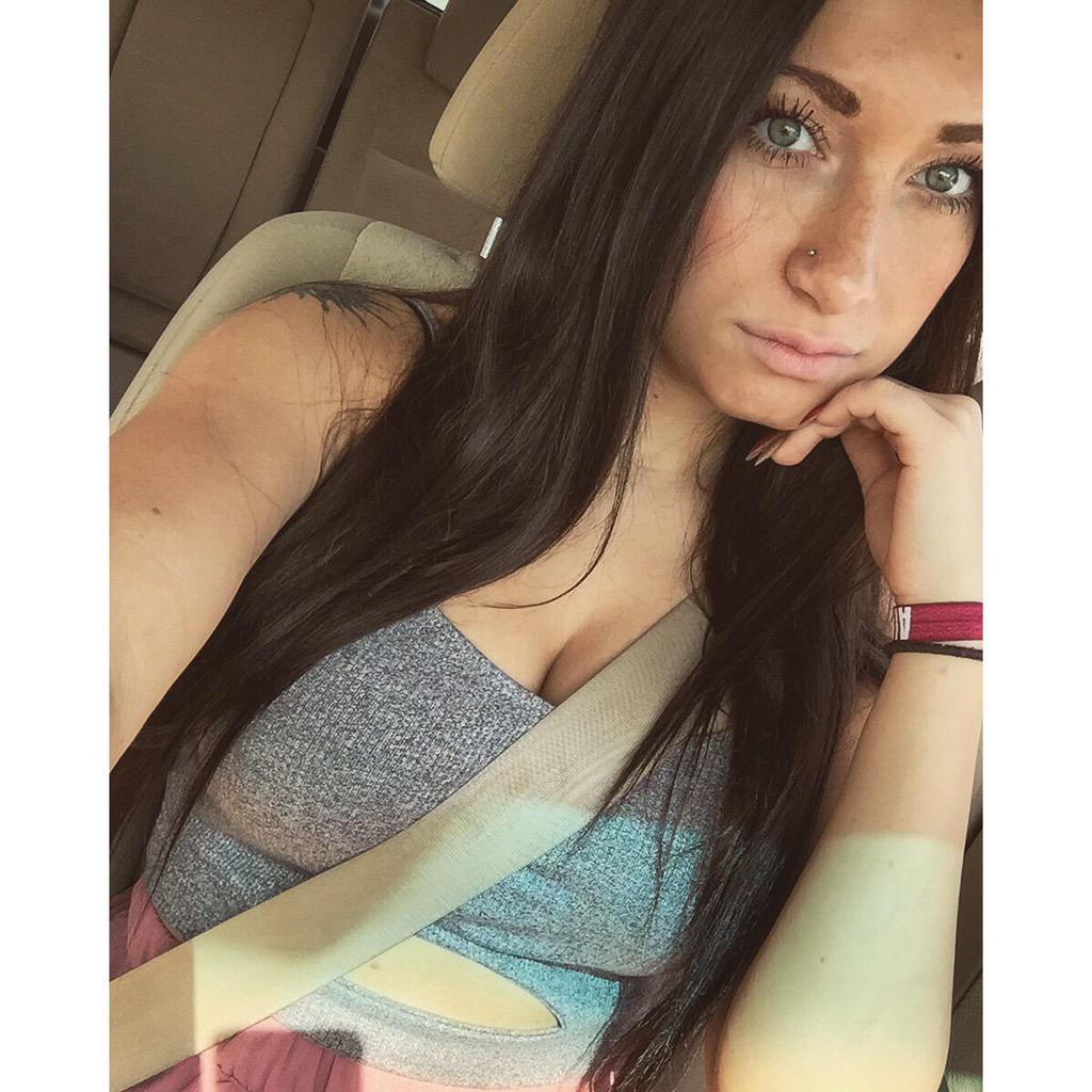 FitForeigns's tweet image. Cherokee Indian, German, Swedish ❤️❤️
Twitter:@Audreyycarter