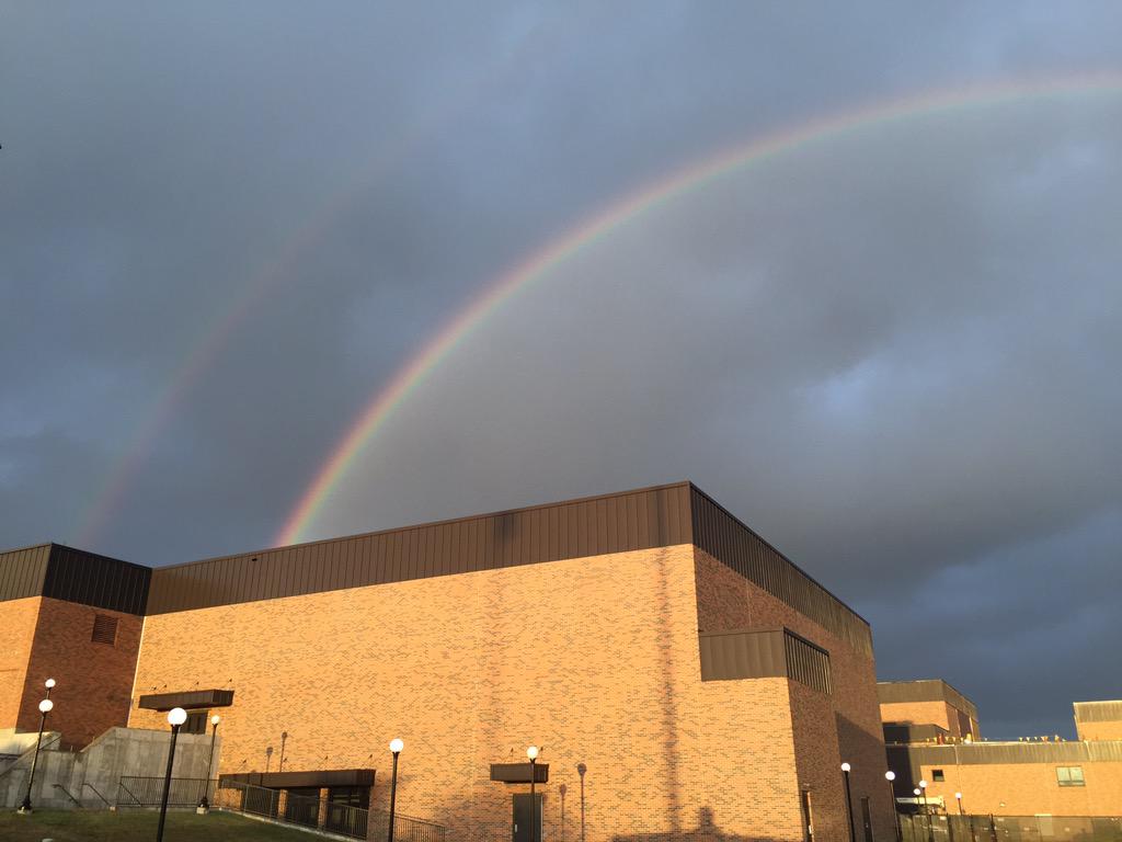 RBHoco2015's tweet photo. Come to RB and join the movie night! You can see the rainbow and lunar eclipse! http://t.co/VLeq67bQMq