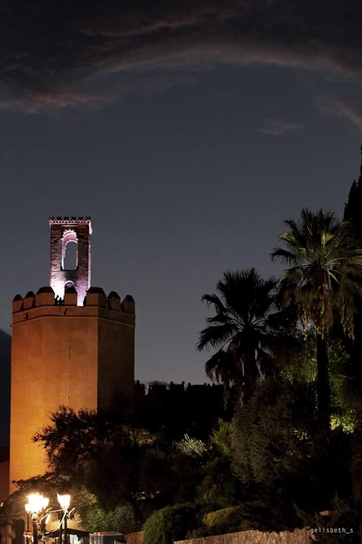 Nubes árabes sobre #almossassa.
@sieresdebadajoz <a href="/gusta_badajoz/">Nos gusta Badajoz</a> <a href="/aytodebadajoz/">Ayuntamiento Badajoz</a> <a href="/CorazonIberico/">BadajozCorazónIbéric</a> #CascoAntiguo
#Badajoz