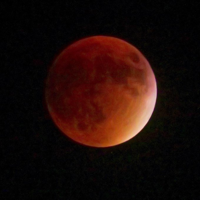What a night!  #SupermoonEclipse http://t.co/400G2JeEQe<a href="/tag/supermooneclipse"class="tags">#SupermoonEclipse</a>