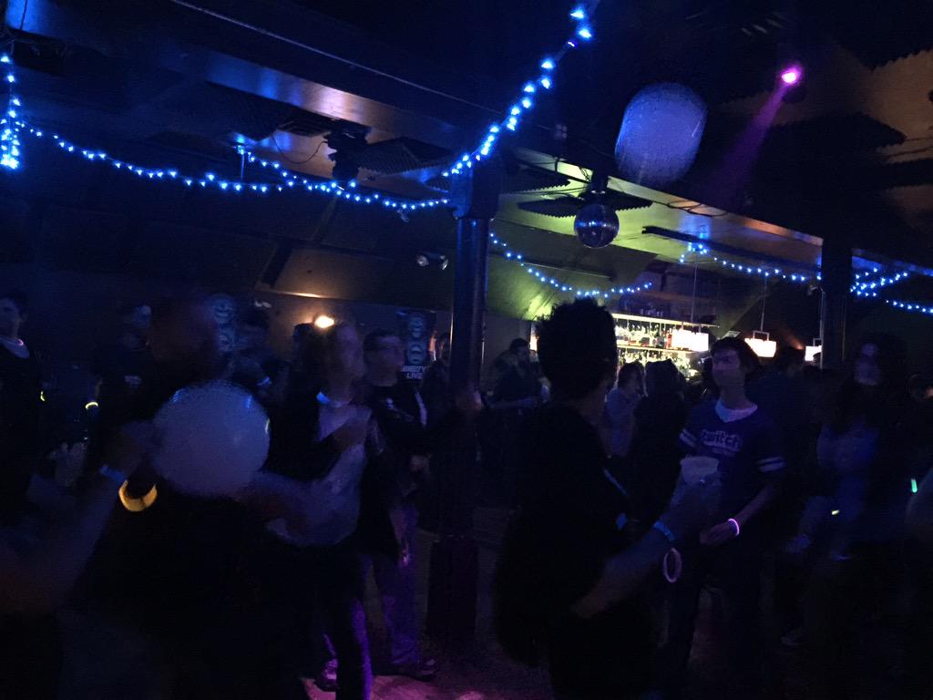 LazyR1co's tweet image. Even at the dance party #twitch can't stop playing games. #twitchcon #BuildGuildParty #DontLetTheBallonFall