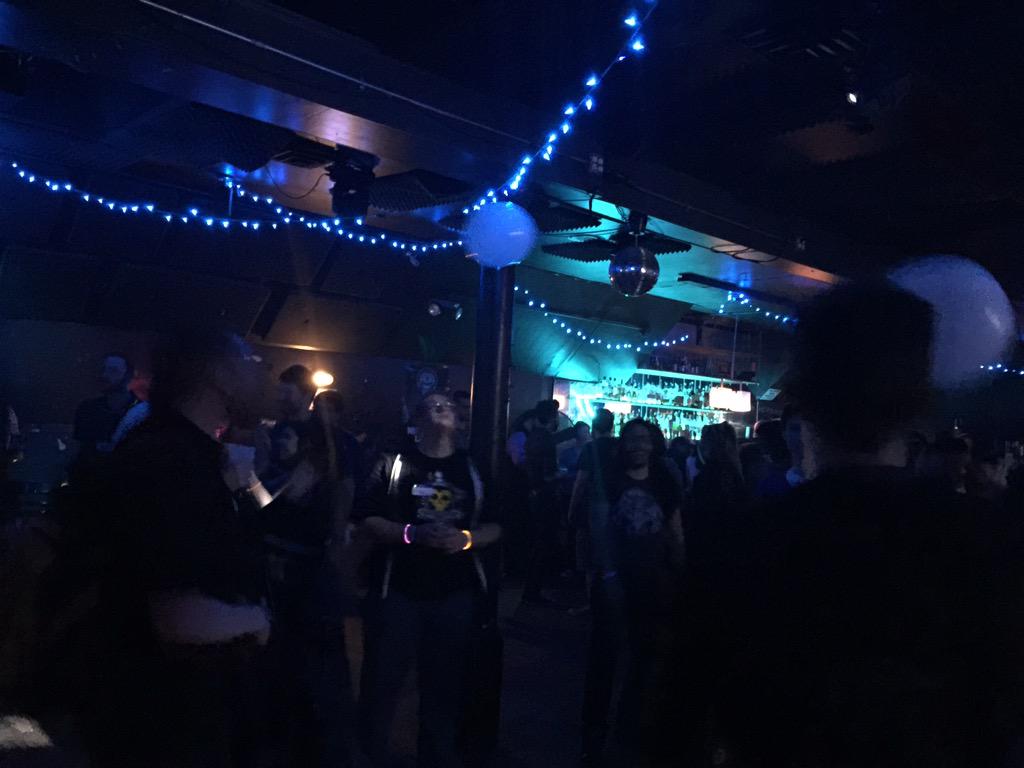 LazyR1co's tweet image. Even at the dance party #twitch can't stop playing games. #twitchcon #BuildGuildParty #DontLetTheBallonFall