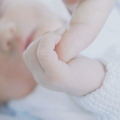 iChriistianGrey's tweet photo. »La felicidad más grande viene de un pedacito de cielo« http://t.co/64w8LvqpYO