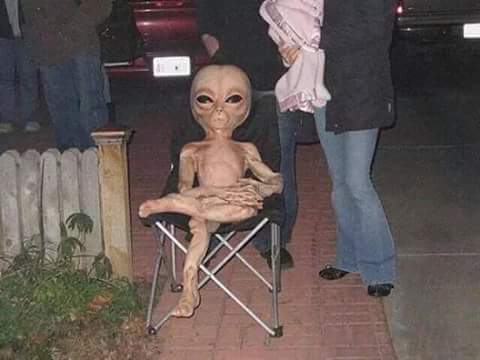 Lucii_styles's tweet photo. Yo viendo el eclipce B)
#EclipseLunar http://t.co/8VTnIgmBCR