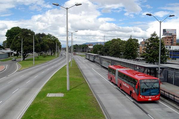 Bisniscom's tweet image. Ini Strategi Pemprov Sulsel Tingkatkan Jumlah Penumpang BRT industri.bisnis.com/read/20150928/…