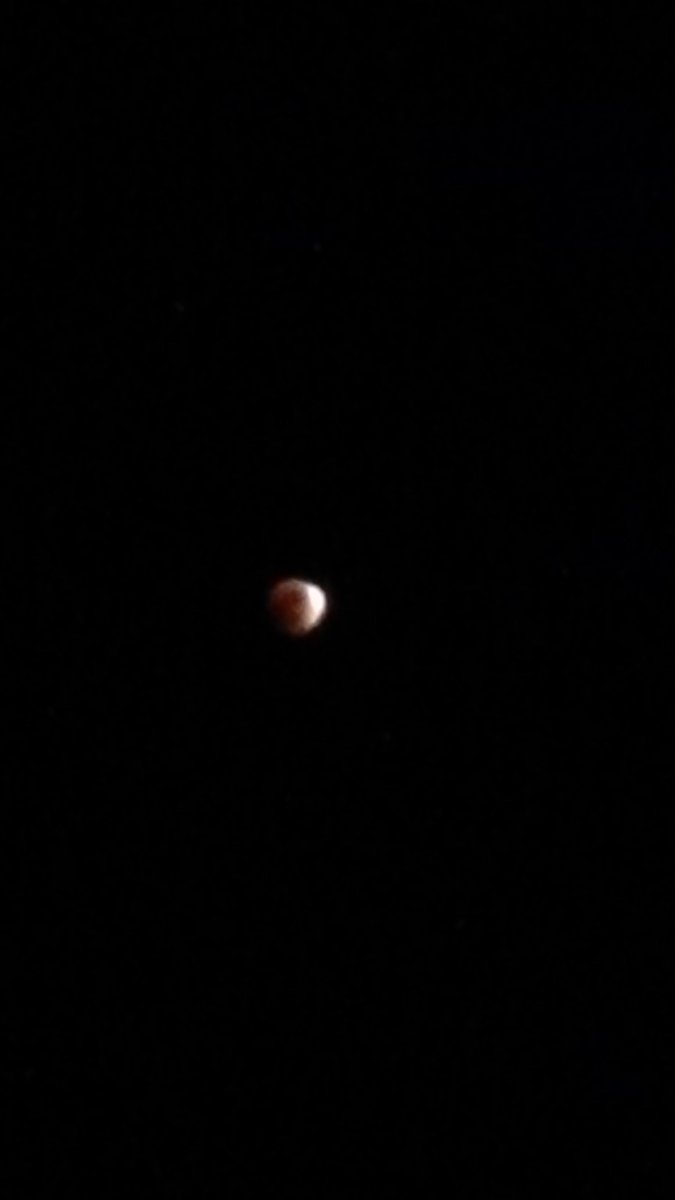 ShariKimmyDee's tweet image. #proof #supermooneclipse2015