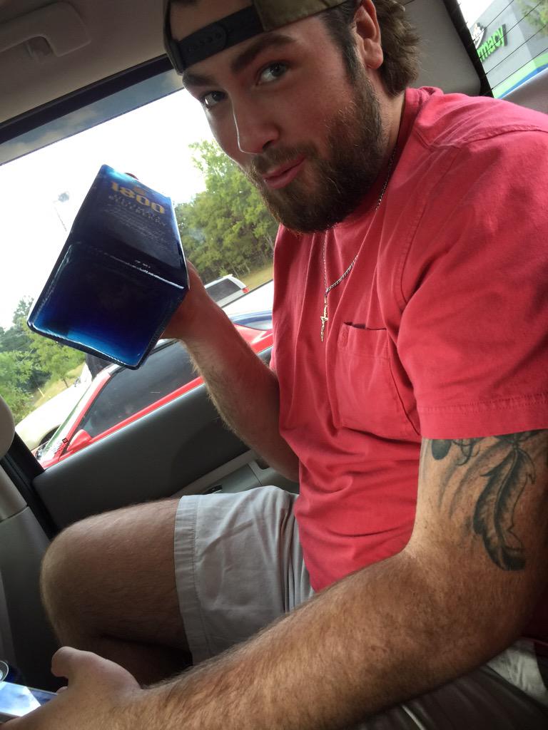 D_Low17's tweet photo. if this doesn't sum up the weekend in Oxford than idk what does . #choooooooooo @daltonnutting http://t.co/0y52KpMVTg