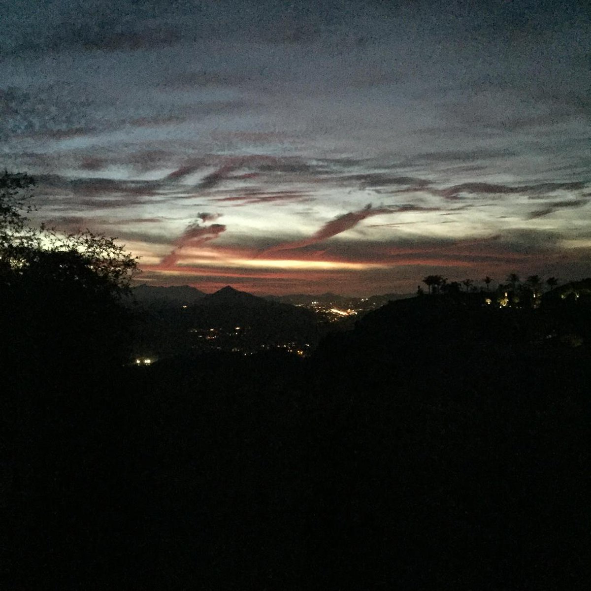 dhhkhd's tweet image. 