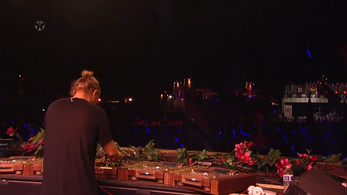 WeraErazo's tweet photo. @davidguetta ​ @TomorrowWorld ​
#Imagine #DreamVille #PEACE
#EDM #PerfectTime #Awesome #TheLastDay
#Loveyou <3 http://t.co/TgWFYw6T4m