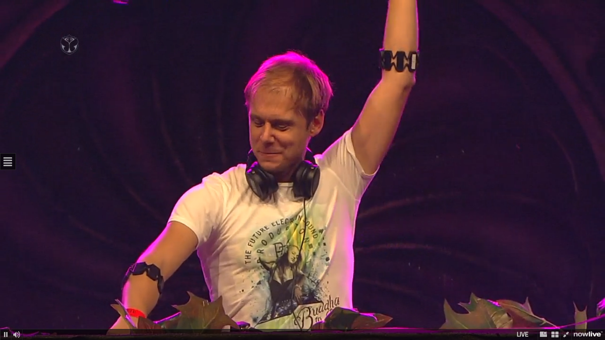 WeraErazo's tweet photo. @arminvanbuuren @TomorrowWorld 
#SunIsShining #SaveMyNight 
#TheEnd #TheLastDay 
#LoveYou #Trance #EDM 
Te pasaste!! http://t.co/nMWsumYqbX