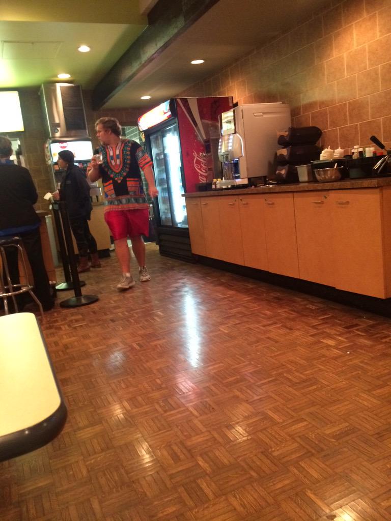 DontGetTooled's tweet photo. @JordanaBadcast THIS MAN IN CROC IS WEARING A DAISHIKI AND HE AINT EVEN FROM AFRICA http://t.co/eOPoGt33AV