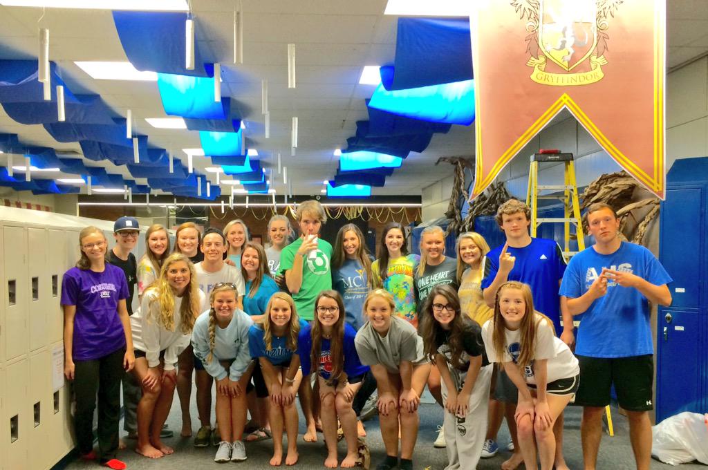 ArabHigh2016's tweet photo. Thanks Seniors for all of your hard work, the hallway looks great! Now let the Homecoming festivities commence! http://t.co/TPKqn4KNEp