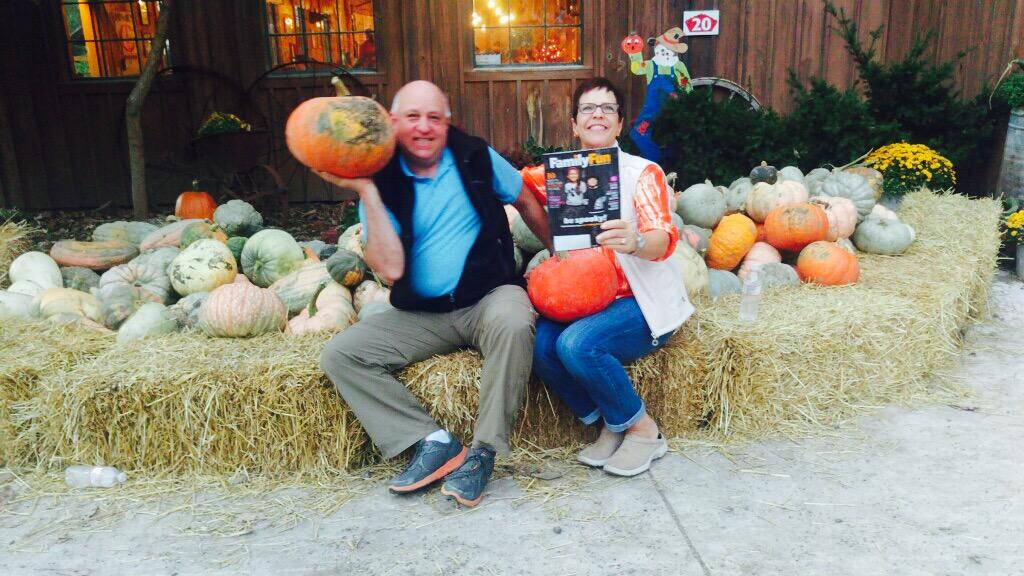 allison_kohn's tweet photo. #whereisfamilyfun look at my adorable and festive parents. #prizemoney #Valas πππ http://t.co/Qd6ihY1XMo