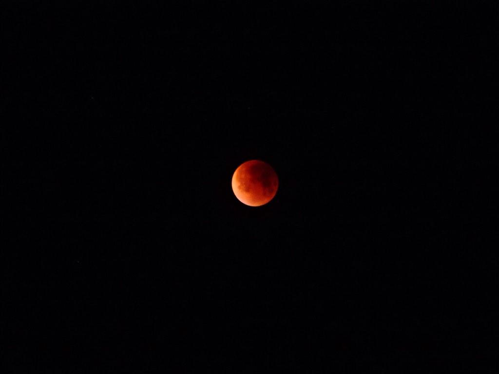 GHillyard54's tweet image. #SuperMoonEclipse2015 #SuperBloodMoon