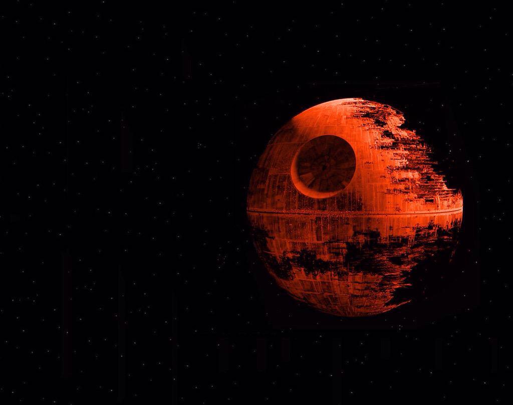 TopFBVids's tweet photo. The super blood moon is sick http://t.co/rpKGSHw99I