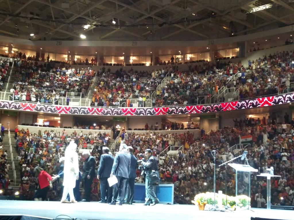 narendramodi's tweet photo. A memorable programme in San Jose. Gratitude to all those who joined. http://t.co/u16CceUUUn
