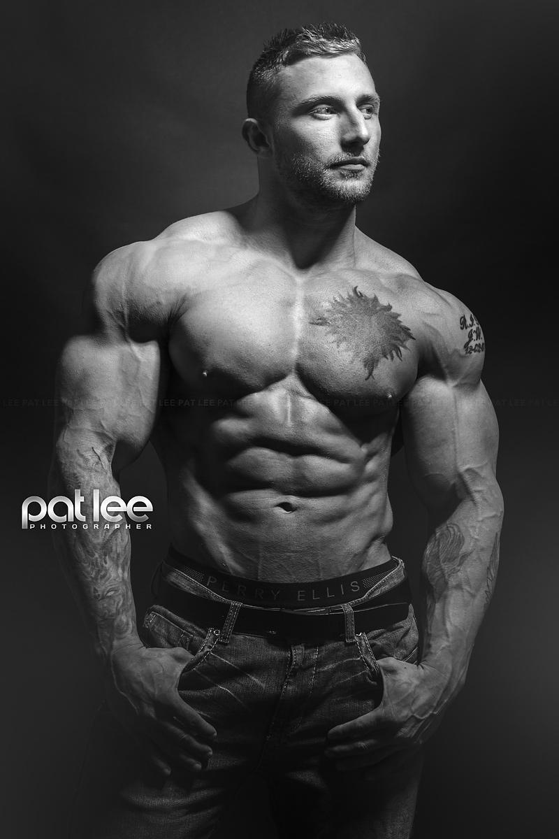 “Kevin James by Pat Lee | http://t.co/q5l98mjedX | #muscle #physique #fitne...