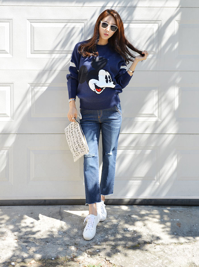 マタニティ服 授乳服chocoa キャラクター物なのに大人っぽく着れちゃうミッキートレーナー デニムに合わせるだけでオシャレに決まる優秀ニット Babyが産まれたらリンクコーデも出来ちゃいますね Http T Co S1jomveesj Http T Co Ygtigbhrrq Twitter