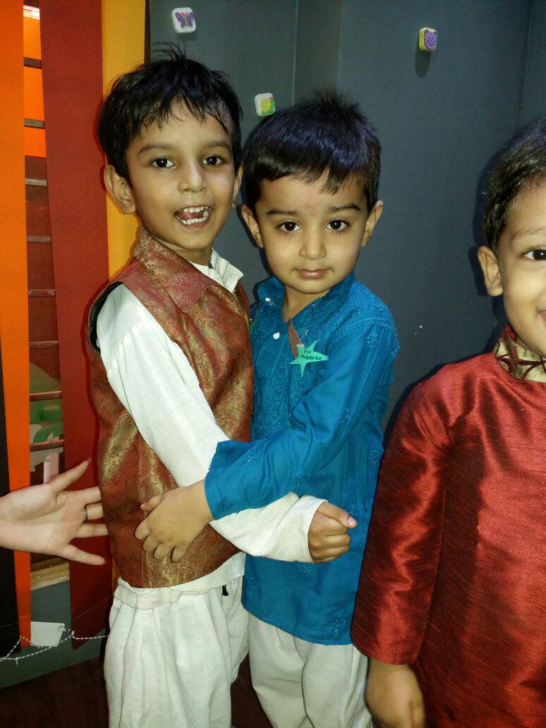 KidsCaptivation's tweet photo. We celebrate EId festival in school with kids http://t.co/oGNdJd9Ef9
